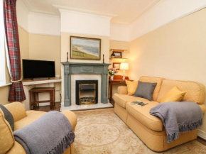 27 Montague Street